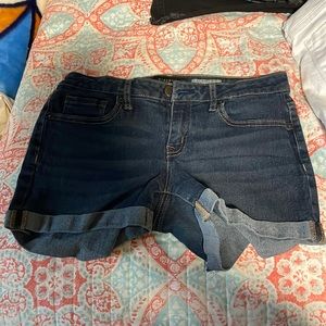 Size 4 Mid rise aeropostale shorts